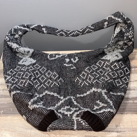 Urban Renewal➕Urban Outfitters Pattern Block Sweater Hobo Bag - Picture 5 of 6